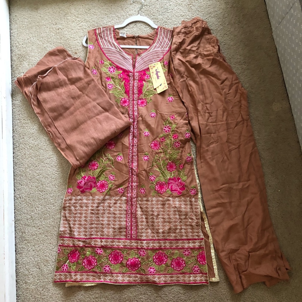 Brand New Pakistani 3 Piece Suit